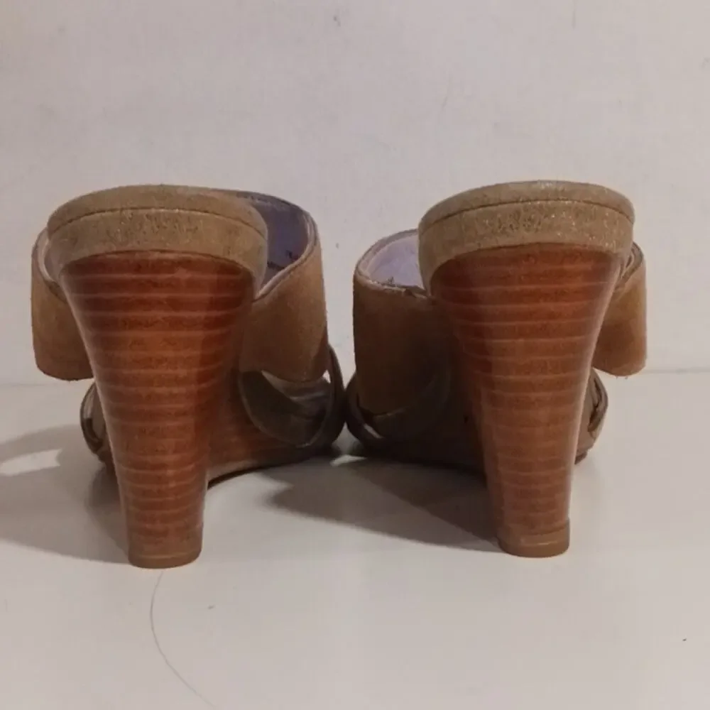 Johnson & Murphy Tan Suede Metallic trim Wedge Sandal sz 8.5